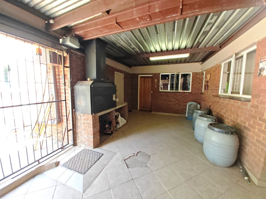 5 Bedroom Property for Sale in Bloemdal Free State